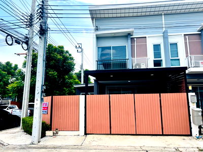 ทาวน์โฮม บ.ซัมมิท อีเล็คโทรนิค คอมโพเน้นท์ : ขายทาวน์เฮาส์2ชั้นหลังริม หมู่บ้านศุภาลัยไพรด์บางนาลาดกระบัง