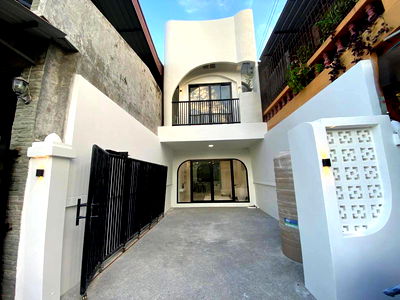 ทาวน์โฮม ม.เทคโนโลยีพระจอมเกล้าพระนครเหนือ (มจพ.) :  ขายทาวน์เฮ้าส์สองชั้น    2 ห้องนอน 3 ห้องน้ำ  1 ห้องครัว  1 ที่จอดรถ