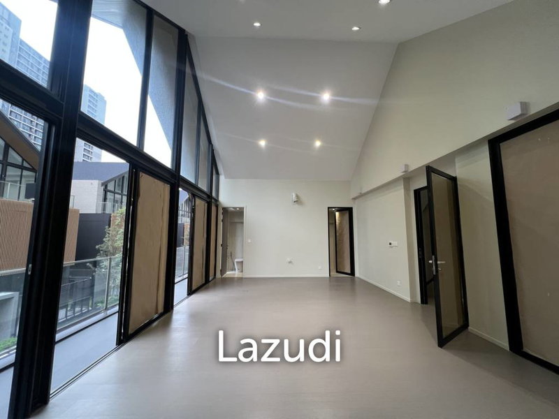 ขายบ้านเดี่ยว : 3 Bed 4 Bath Detached House For Sale in Noble Aqua Riverfront Ratburana