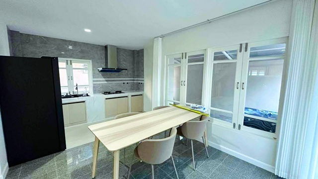 picture KwanRiam Floating Market 1.1km. RIS Ruamrudee Inter Sch 2km. MRT MinPhatthana 700m. 2-story detached - 3/8