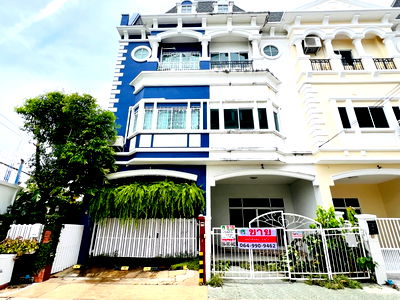 ทาวน์โฮม ถนนกรุงเทพ-ชลบุรี มอเตอร์เวย์ :  ขายทาวน์โฮม 3 ชั้นครึ่งในโครงการ ยูโร โนวา ซอยลาดกระบัง 24/1