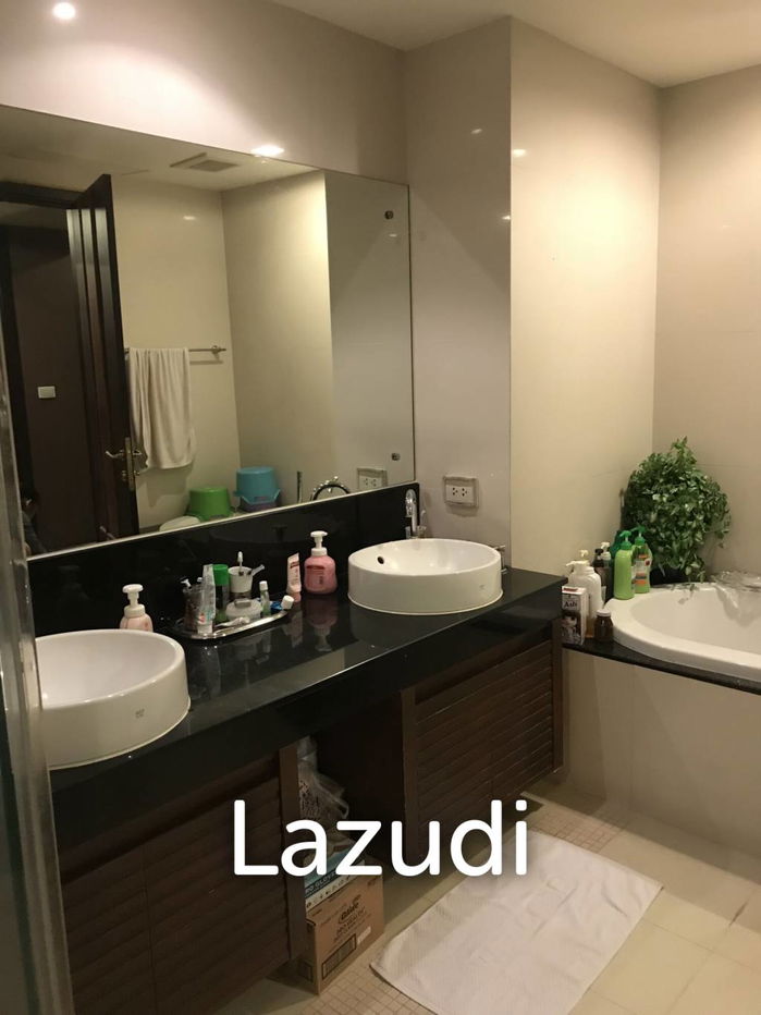 picture Elegant 3-Bedroom Condo in The Lanai Sathorn Bangkok - 14/24