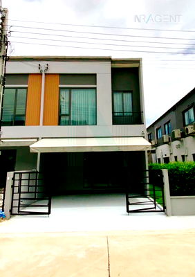 Townhouses for rent : For Rent 2-story Townhouse PLENO SUKHUMVIT-BANGNA 2 3 bedroom 2 bathroom
