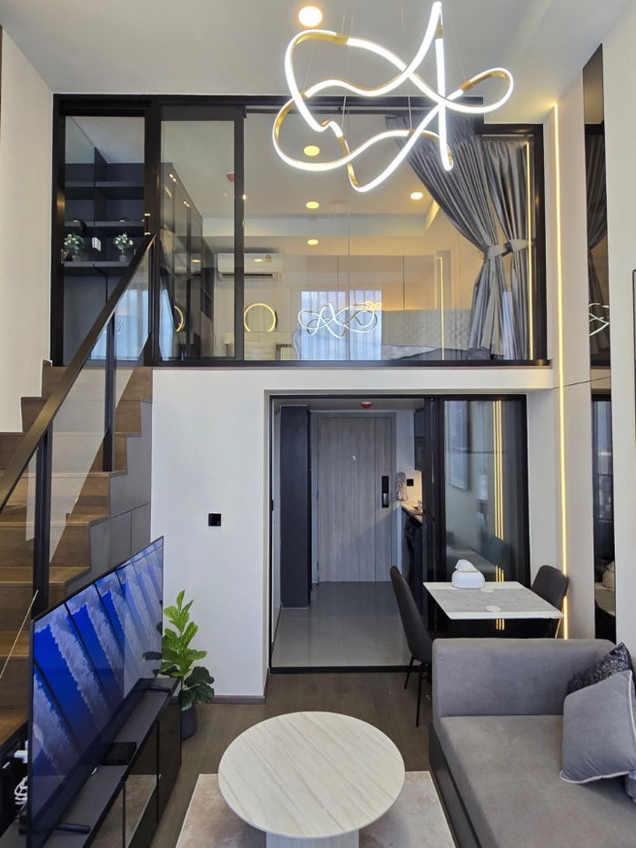 รูป Park Origin Chula Samyan【𝐒𝐄𝐋𝐋 & 𝐑𝐄𝐍𝐓】🔥โทนอบอุ่นเรียบแพง เฟอร์บิ้วอินไม้และไฟส้มละมุน เติมความสงบในทุกดีเทล🔥 ติดต่อไลน์ไอดี: @hacondo - รูปที่ 4/11