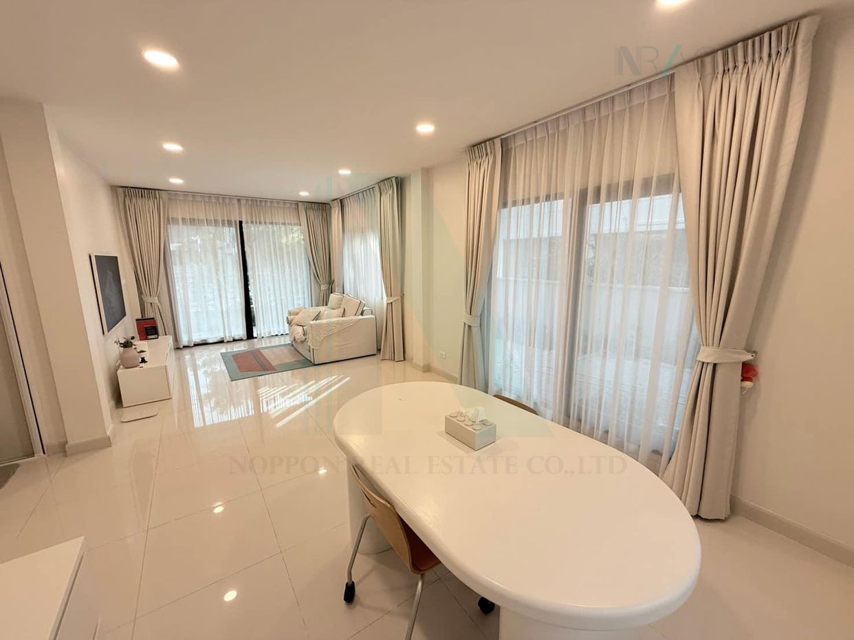 รูป ขายบ้านเดี่ยว โครงการ เซนโทร บางนา 2 ชั้น 3 ห้องนอน 3 ห้องน้ำ - รูปที่ 3/8