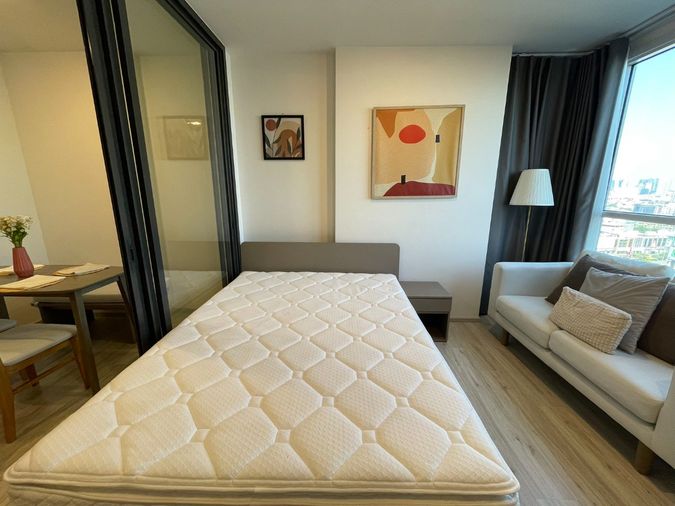 WS5794 🏢 Condo for rent XT Huaikhwang near MRT Huai Khwang, only 18,000 baht/month.