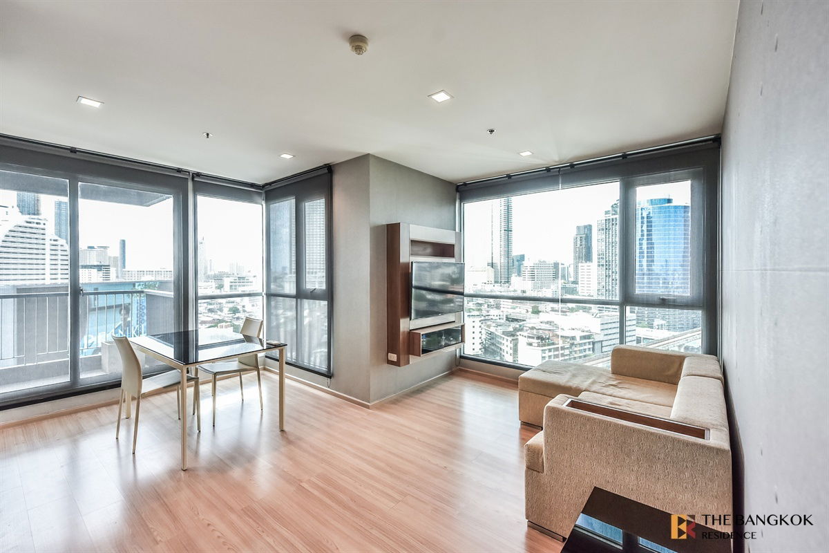 picture RHYTHM Sathorn ð Spacious, Luxurious Unit ðŦ Near BTS Saphan Taksin - 7/10
