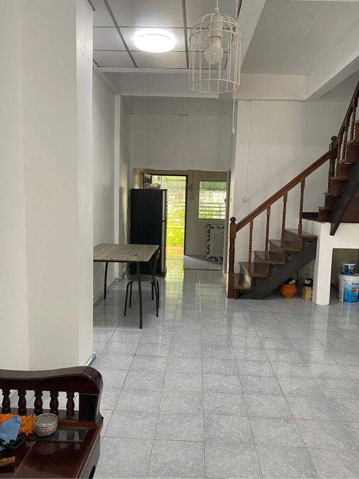 รูป ขายทาวน์เฮ้าส์มีนบุรีคลองสามวา3ห้องนอน2ห้องน้ำแอร์2อยู่ถนนสามวาตตรงข้ามโลตัสมีนบุรีเดินทางสะดวกมีรถสองแถวผ่านหน้าหมู่บ้านไปตลาดมีนบุรี - รูปที่ 25/28