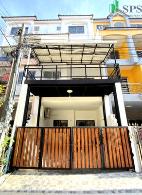 Townhouses for rent ม.นานาชาติแสตมฟอร์ด : Townhouse for rent in Pattanakarn (SPSAD3618)