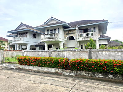 บ้านเดี่ยว เขตมีนบุรี : บ้านเดียวหลังใหญ่ 2 หลัง ติดกัน หมู่บ้าน ปรีชา ซอยสุวินทวงศ์34 ทำเลดี ตามสภาพ เนื้อที่เยอะมาก