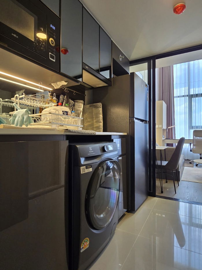 picture Park Origin Chula Samyan【𝐒𝐄𝐋𝐋 & 𝐑𝐄𝐍𝐓】🔥Warm, elegant tones, built-in wood furniture, and soft orange lighting.🔥 Contact Line ID: @hacondo - 9/11