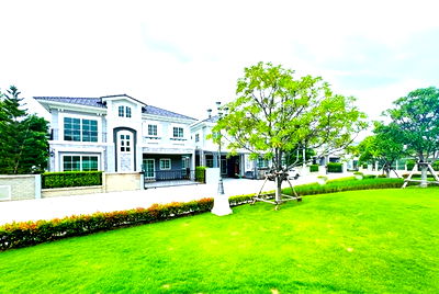 Houses for rent Muang Samut Prakarn Samut Prakarn : Luxury 2-story detached house 4bed for rent BTS Samrong 1.1 km. English style 38sq.wa. 180sq.m. f