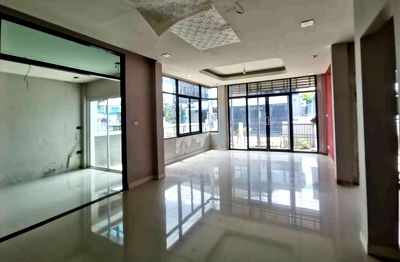 บ้านเดี่ยว ม.ราชภัฏนครราชสีมา : บ้านเดี่ยว เนื้อที่ทั้งหมด 200 ตารางเมตร 888/60 หมู่ที่ 1 โครงการชลดา ปาร์ค ตำบลหมื่นไวย อำเภอเมืองนครราชสีมา นครราชสีมา ราคา 3,795,000 บาท