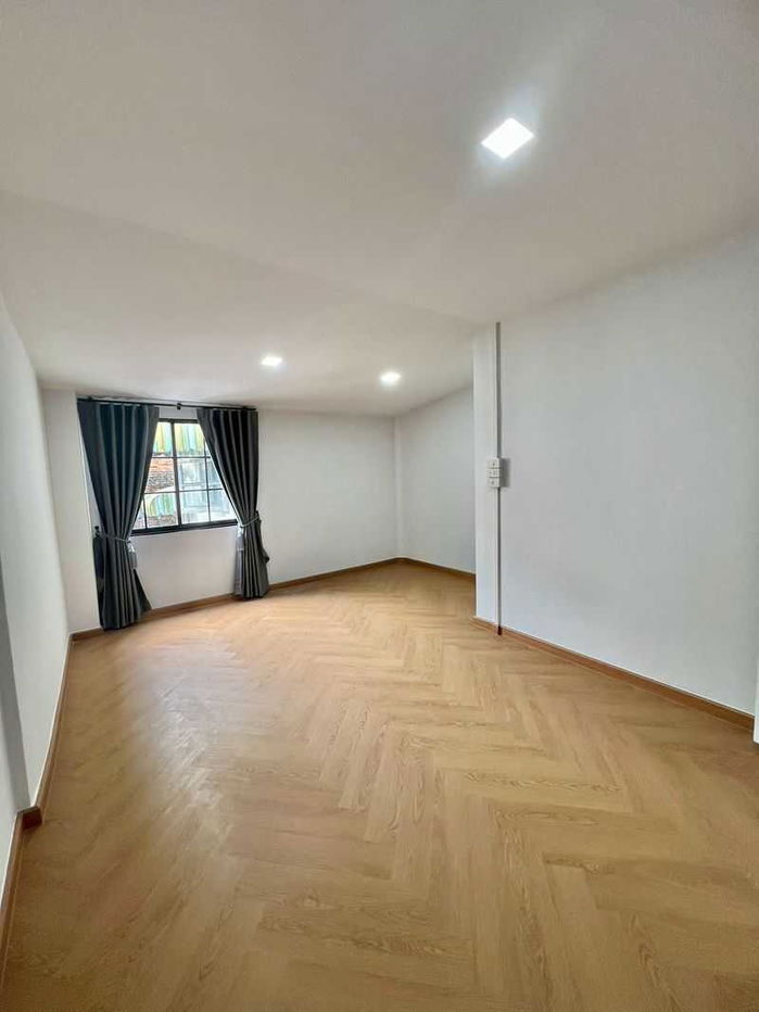 รูป ทาวน์เฮ้าส์ รีโนเวทใหม่ มีเฟอร์นิเจอร์ หมู่บ้าน ปรีชา11 ซ.รามอินทรา123 ถนนรามอินทรา แขวงมีนบุรี เขตมีนบุรี - รูปที่ 14/20