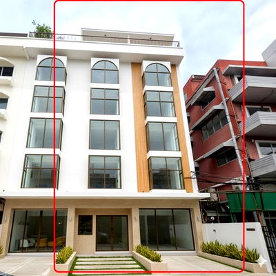 Shophouses for rent Bangkok : 3-4 parking spaces MRT LatPhrao101 300m. Commercial building for rent 5-storey corner 2units 40sq.wa