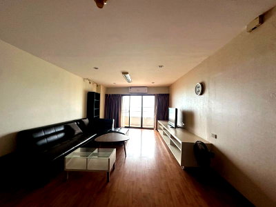 Condos for rent : Eastern Tower Condo for rent, beautiful room, high floor, sea view, in the heart of Sriracha city.