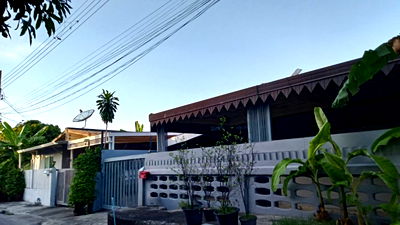 บ้านเดี่ยว ถนนศรีนครินทร์-ร่มเกล้า :  หมู่บ้าน นักกีฬาแหลมทอง ซ.นักกีฬาแหลมทอง แขวงทับช้าง เขตสะพานสูง	กรุงเทพฯ นัดชมบ้าน 085-318-6868