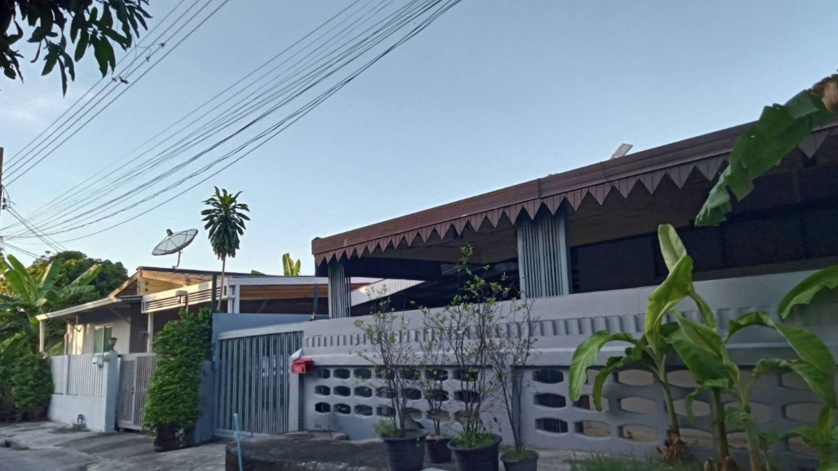 รูป หมู่บ้าน นักกีฬาแหลมทอง ซ.นักกีฬาแหลมทอง แขวงทับช้าง เขตสะพานสูง กรุงเทพฯ นัดชมบ้าน 085-318-6868 - รูปที่ 1/10