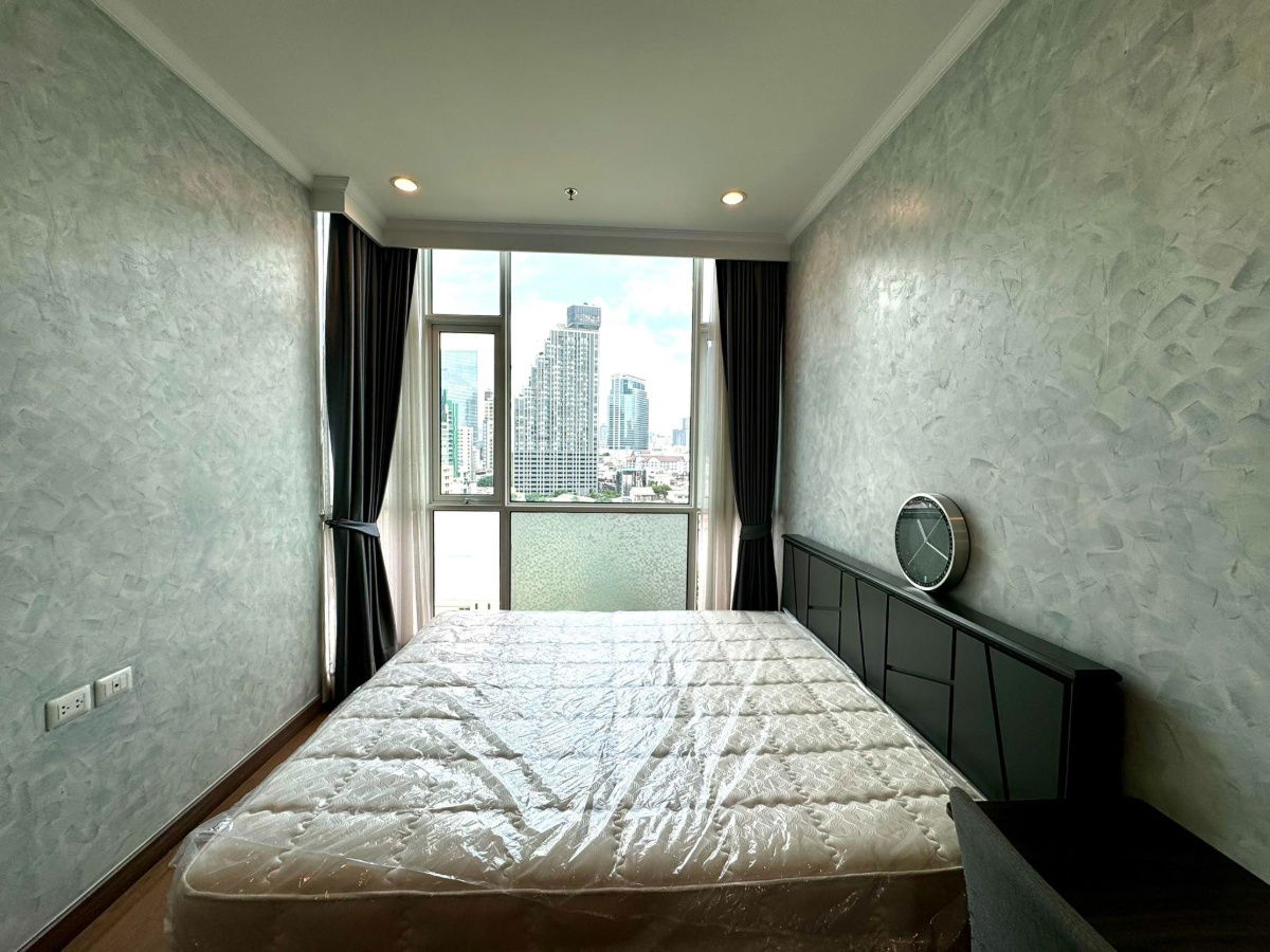 picture ðĨHot DealðĨ For Rent ð Supalai Elite Surawong (Line ID: @arent) Negotiable price! â
We also manage many other projects great deals on every rental! - 4/5