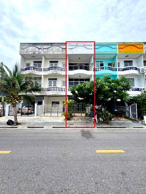 Townhouses for sale Saiaksorn School : Townhouse for sale, 3 floors, seaside, sea view on every floor. near train station  Saranwithi Bridge, Thailand Post, Su Suek Road