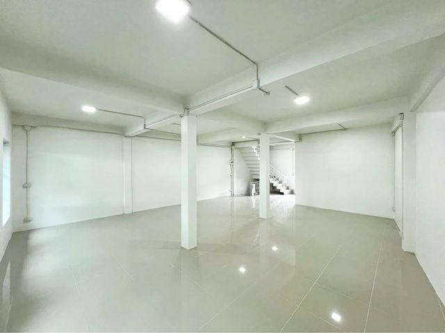 รูป ตลาดอินดี้ 900 ม. ให้เช่าอาคารพาณิชย์ 3 ชั้น 2 คูหา ใหม่ทั้งหลัง ตีทะลุ 445ตร.ม. ถ.สุขสวัสดิ์ ราษฎร์บูรณะ - รูปที่ 5/8