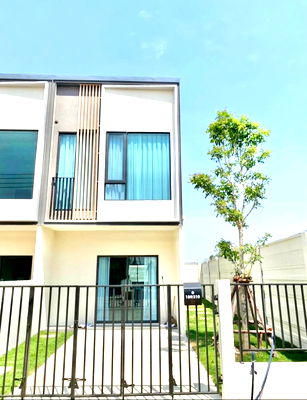 ทาวน์โฮมให้เช่า : ให้เช่า อัลติจูด คราฟ บางนา (Altitude Kraf Bangna) ใกล้เมกา บางนา 