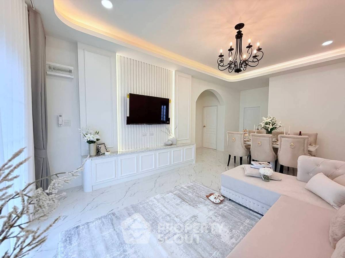 picture 3-BR House close to East Pattaya (ID 2440464) - 2/7