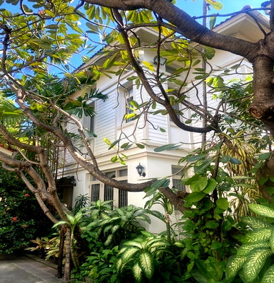 Houses for rent Phaya Thai : A Detached house in a private compound for Expat couple, shared swimming pool  about 200 sq.m., 2 beds, No Pet Allowed, 10 min walk Ari BTS station