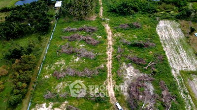 Land for sale Prachaubkirikhan : 16,000 m² Land for Sale in Saeng Arun (ID 2433000)