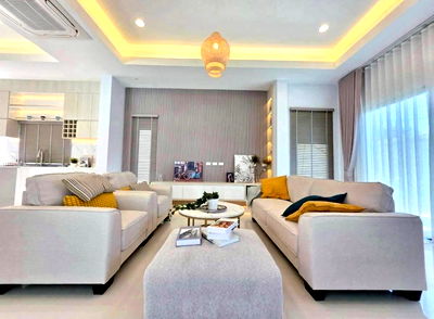 Twin houses for rent Bang Lamung Chonburi : House 4bedroom for rent | Add line