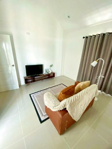 picture Yuwa Subdistrict Municipality 1.8km. WatPhraChaoSongOng 500m. Single-story English cottage-style hou - 2/8