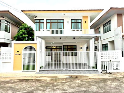 บ้านเดี่ยว ฮาร์เบอร์ มอลล์ แหลมฉบัง : ขายบ้านเดี่ยว รีโนเวทใหม่สวย ม.โกลเด้นท์โฮม แหลมฉบัง ชลบุรี