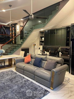 ทาวน์เฮ้าส์ 3-ห้องนอน ที่ ดิ เอท จตุจักร-รัชดา ใกล้ BTS ห้าแยกลาดพร้าว (ID 2445040)