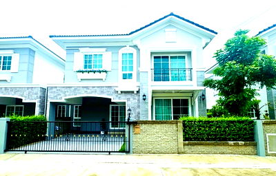 Houses for rent Muang Samut Prakarn Samut Prakarn : BTS Samrong 1.1 km. Luxury 2-story detached house for rent English style 36 sq.wa. 150 sq.m. furnish
