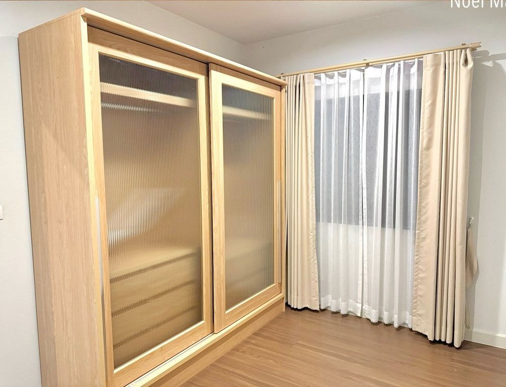 picture ST13682 - Saransiri Srivaree : Suvarnabhumi - 6/10