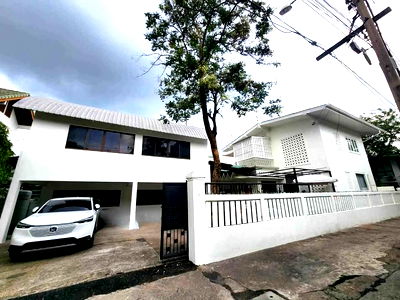 เช่าบ้านเดี่ยว MRT ลาดพร้าว : ให้เช่าบ้านเดี่ยว 5 ห้องนอน ทำเป็น Airbnb/โฮมออฟฟิศได้📍ซอยลาดพร้าว 9 ใกล้ MRT ลาดพร้าว