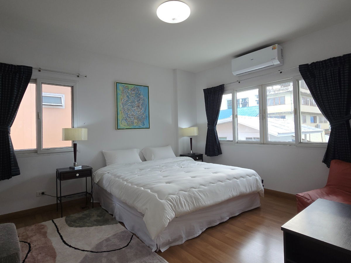 picture Renovated, furnished detached house in Sukhumvit 63-65-71, 10 minutes drive from St. Andrew Sukhumvit - 21/36