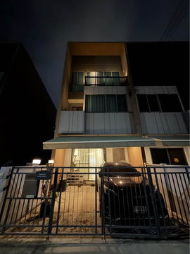 ขายทาวน์โฮม 3 ชั้น หมู่บ้าน บ้านกลางเมือง ดิ เอร่า ปิ่นเกล้า-จรัญฯ. 20 ตารางวา