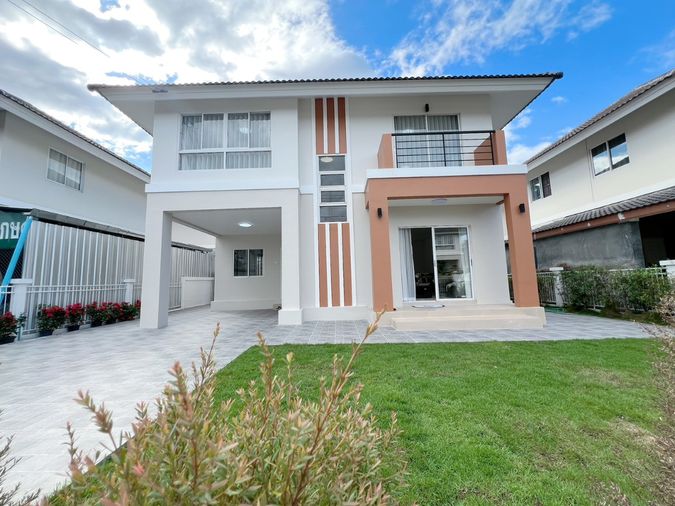 ขายบ้านเดี่ยว 2 ชั้น 3 ห้องนอน 3 ห้องน้ำ 1 ห้องครัว 2 ที่จอดรถ