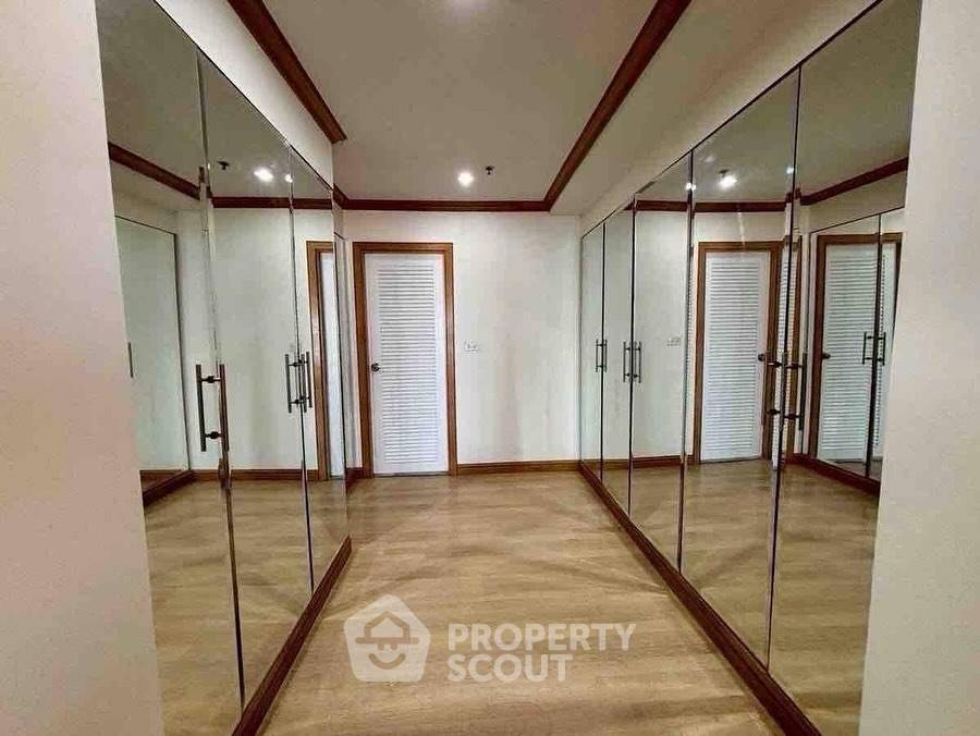 picture 3-BR Condo at Silom Suite Condominium near BTS Saint Louis (ID 2353567) - 9/10