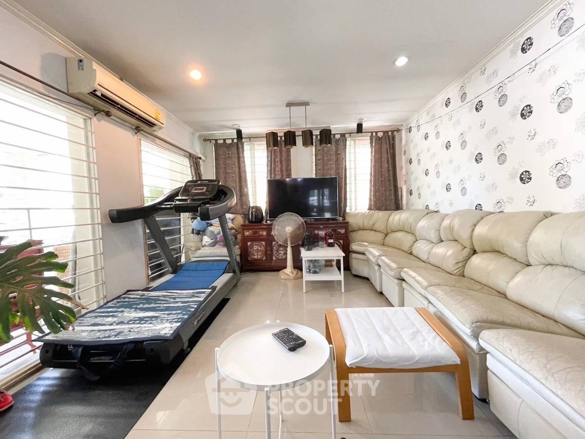 picture 5-BR House in Tha Kham (ID 2430420) - 14/16