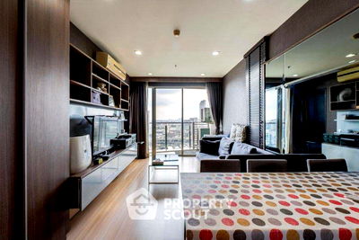 Condos for sale Sukhumvit 69/1 : 1-BR Condo at Sky Walk Residences near BTS Phra Khanong (ID 2440867)