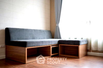 Condos for sale 700 Year Sports Arena Chiang Mai : 1-BR Condo at D Condo Nim Chiang Mai close to CentralFestival Chiangmai (ID 2103338)