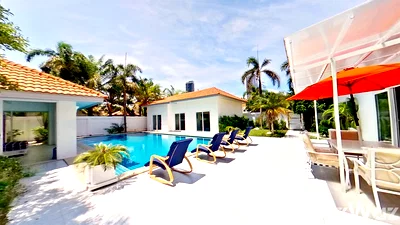 Houses for sale Wat Phra Yai : Luxury Living Awaits: Majestic Residence Pratumnak Now! 1132232