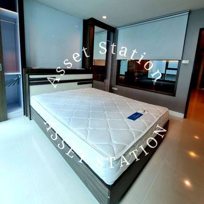 Condos for sale Ratchadaphisek Road : Luxury condo Sukhumvit Living Town in the heart of the city, near MRT Phetchaburi