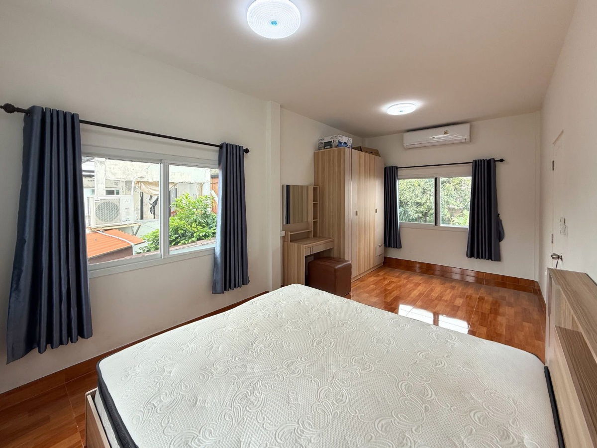 รูป ให้เช่าบ้านเดี่ยว หลังใหญ่ 4 ห้องนอน พื้นที่เยอะ สหกรณ์ เสรีไทย 57 พร้อมอยู่ 📞097-2161939 - รูปที่ 3/28