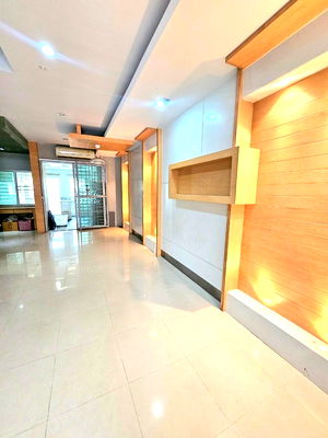 Houses for sale : House for Sale at Klang Muang Swiss Town Kaset–Nawamin — Prime Location in the Heart of the City