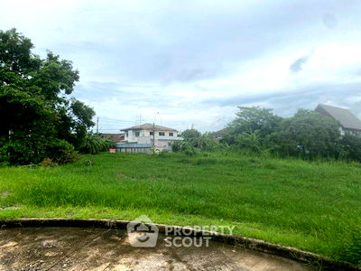 Land for sale Thongsuk College : 356 m² Land for Sale in Sala Thammasop (ID 2433078)