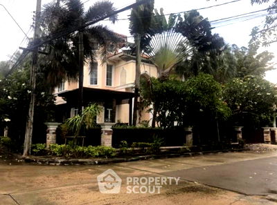 Houses for sale Phet Kasem : 4-BR House in Lak Song (ID 2422716)