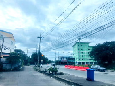 ทาวน์โฮม ชลบุรี : บ้านโฮมทาวน์ทำเลทอง ศรีราชา–แหลมฉบัง 